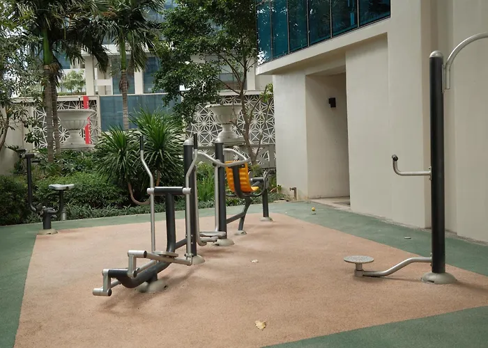 C'avenue Uptown Parksuites Bgc